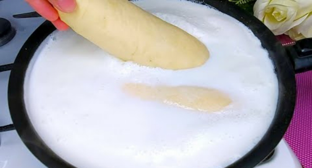 КИДАЮ БАТОН В КИПЯЩЕЕ МОЛОКО!ОХ КАКАЯ ВКУСНЯШКА МАЛО КТО ЗНАЕТ ЭТОТ СЕКРЕТ.ГЕНИАЛЬНО ПРОСТО ВКУСНО..