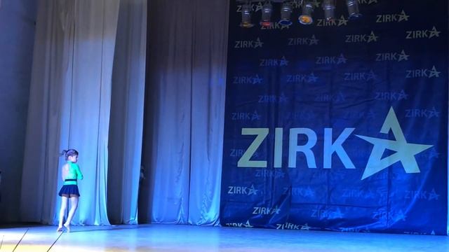 Акробатический танец соло. смотреть онлайн