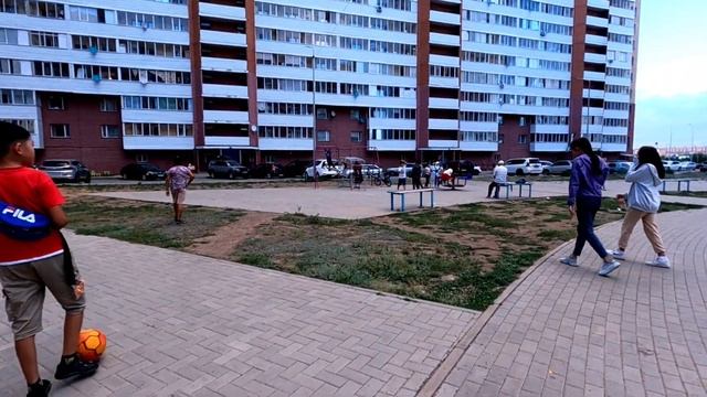 Караганда 2022. Дворы без площадок/суровые будни детей смотреть онлайн