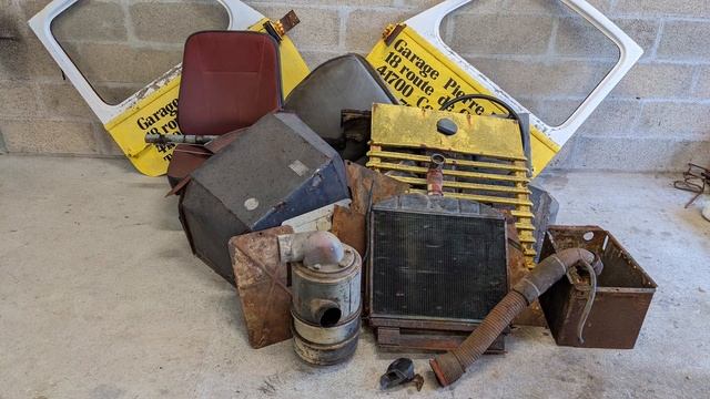 Restauration véhicule 4x4 Renault goélette 2087 - Démontage partie 1 смотреть онлайн