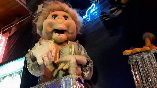 Pizza Time Theater Animatronics in Marvin's Marvelous Mechanical Museum