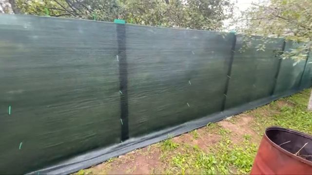 Как забор из сетки рабица ( волна) сделать ещё красивее? Забор из затеняющей сетки смотреть онлайн