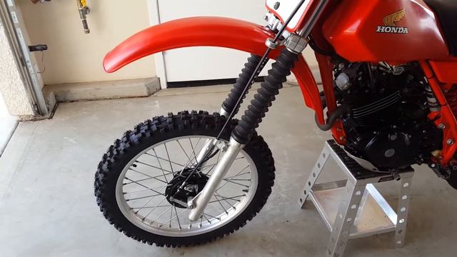 1982 Honda XR250R Restoral смотреть онлайн