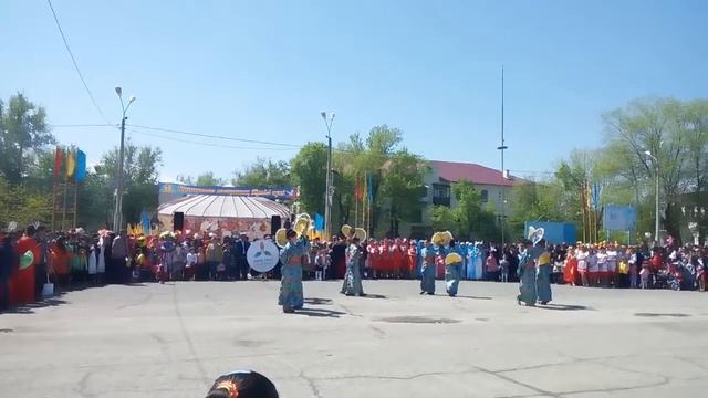 1 мая в Каратау школа М.Ауезова японский танец смотреть онлайн