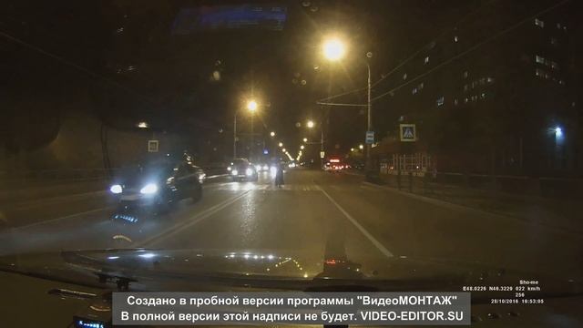 Чуть не сбил старушку на пешеходном переходе смотреть онлайн