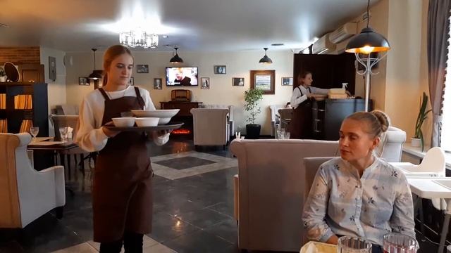 Узнай чем кормят в отелях России. Завтрак, обед и ужин в Парк Отель Паустовский. БЕЗ шведского стол смотреть онлайн