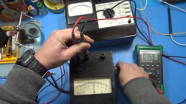 Мегаомметр М4100/4 1976 года. Батарейки ему не нужны! смотреть онлайн