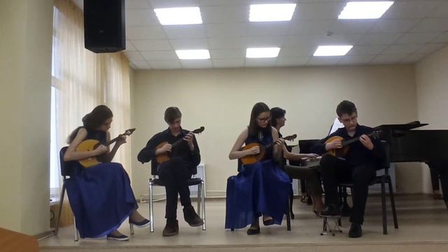 Неаполитанская песня "Santa Lucia", исполняет ансамбль домристов "Рифеюшка" смотреть онлайн