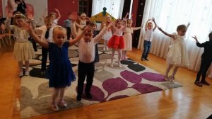 Зажигательный танец средняя группа