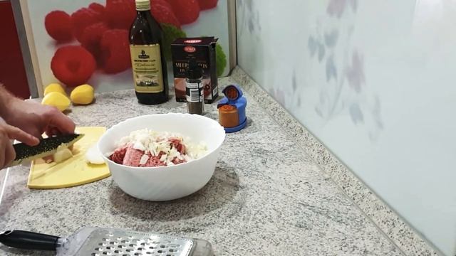 Беляши в духовке, кошечка контролировала)) смотреть онлайн