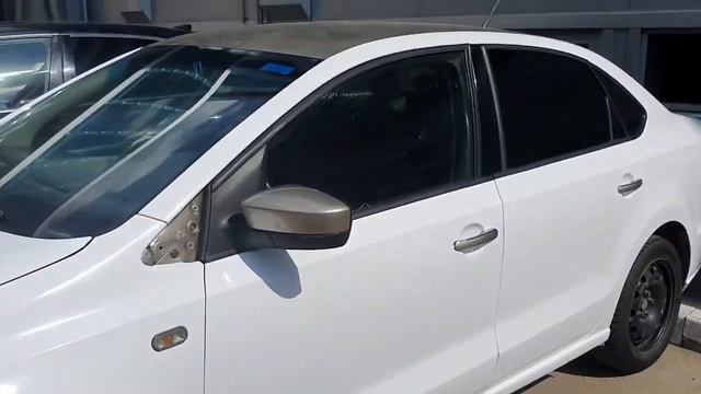 Volkswagen Polo - оклейка автомобиля пленкой белый глянец смотреть онлайн