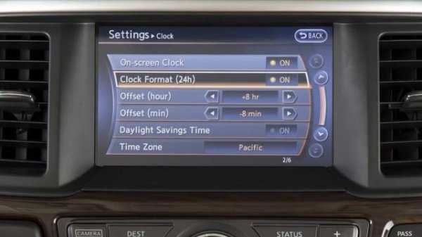 2014 Nissan Pathfinder HEV - Setting the Clock