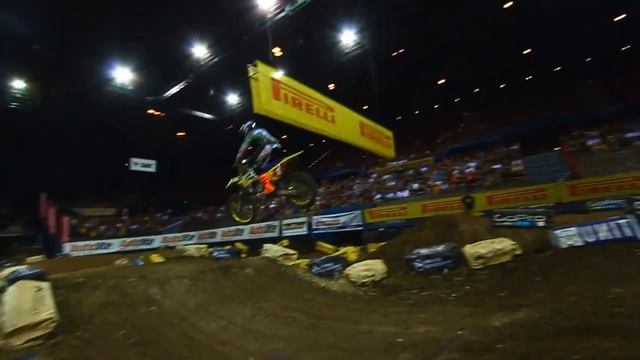 Behind the scenes -Supercross with Team Motul Suzuki смотреть онлайн