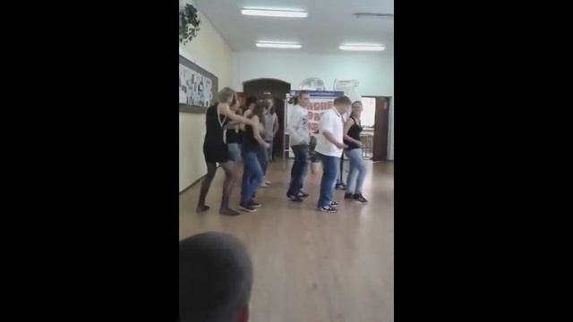 День учителя, 9 класс D 1 смотреть онлайн