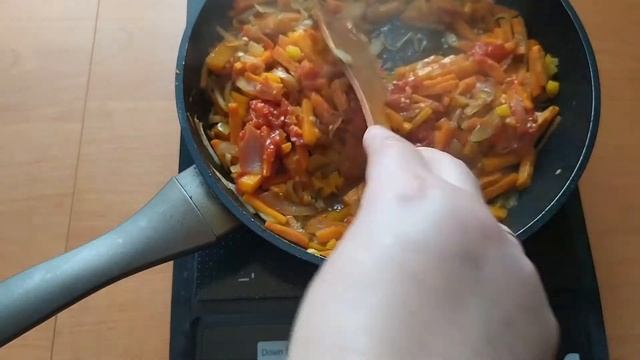 Овощное рагу с мясом Тушеные овощи в жаровне смотреть онлайн