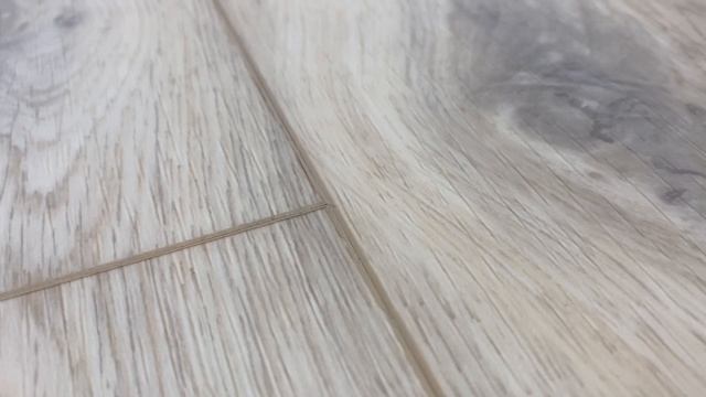 Винил Pergo Дуб Современный Натуральный CLASSIC PLANK V3201-40018, V3307-40018 смотреть онлайн