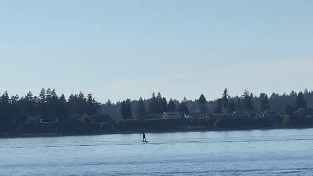 Электрическая доска для серфинга на подводных крыльях.mp4 смотреть онлайн