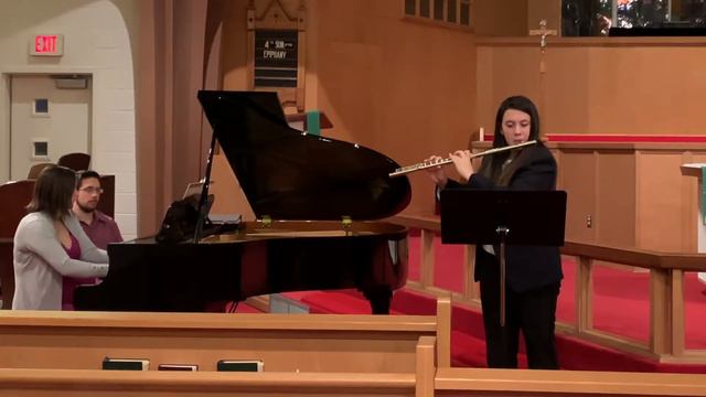 Hindemith Sonata I. Heiter bewegt смотреть онлайн