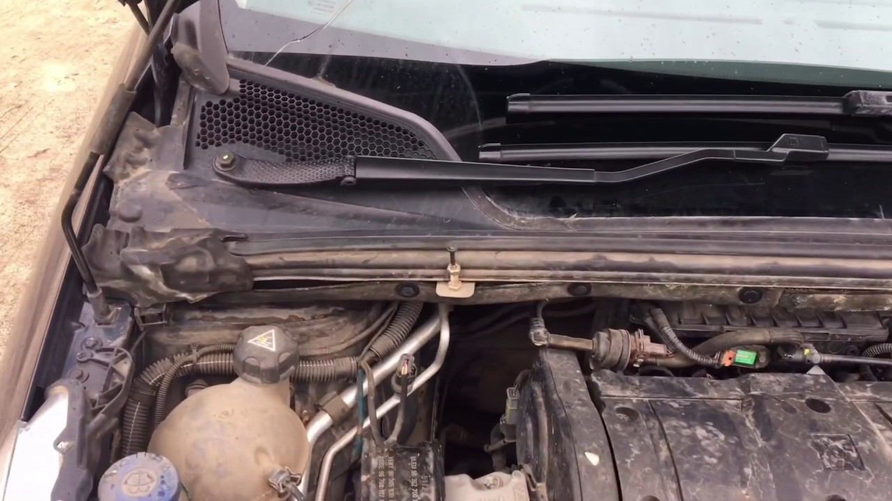 Замена салонного фильтра на Ситроен С4 смотреть онлайн