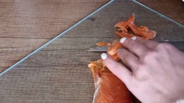 ЗЕЛЁНЫЙ САЛАТ с КОПЧЁНОЙ ФОРЕЛЬЮ без МАЙОНЕЗА #салатбезмайонеза #салатсфорелью Julia's recipes смотреть онлайн