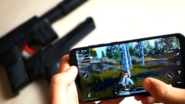 ЖИРНЫЙ обзор POCOPHONE F1– косяки и плюшки смартфона-покофона ?