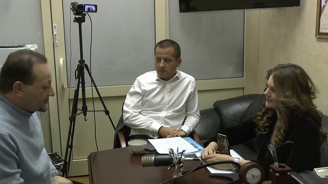 Место для дискуссий - Теле-дебаты на животрепещущие темы смотреть онлайн