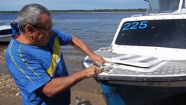 Сбрасываем катер на воду. смотреть онлайн