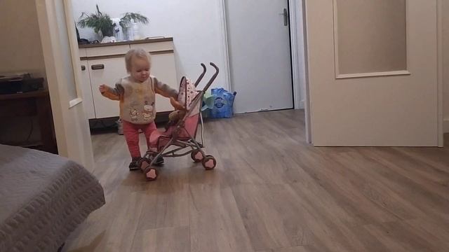 Милана и колясочка 2 смотреть онлайн