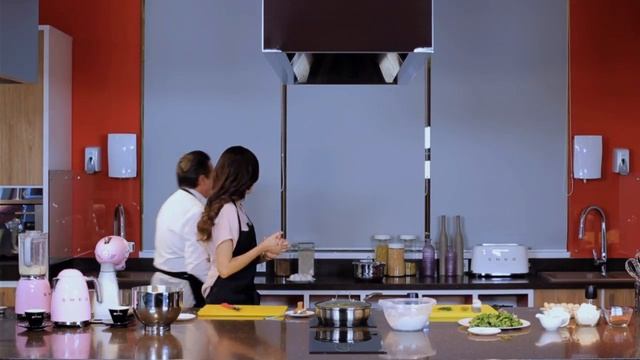 Дина Тасбулатова и Джорджио Палацци готовят пасту тальятелле и тирамису смотреть онлайн