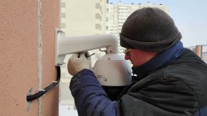 Установка PTZ-камеры на наружную стену 6-го этажа.