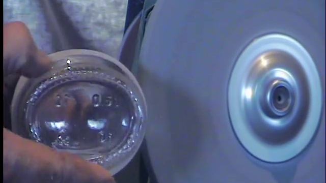 Матирование стекла абразивом. _ Matting of glass abrasive. смотреть онлайн