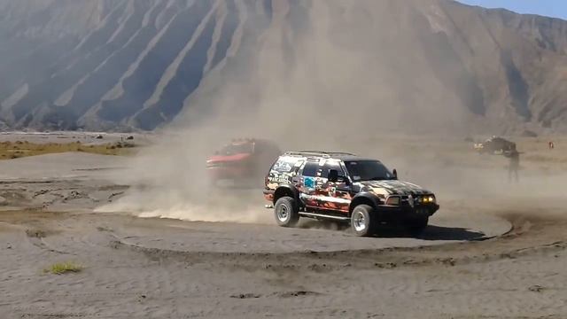 Off road (FBI) FORUM BLAZER INDONESIA. BROMO ADVANTURE смотреть онлайн