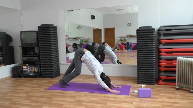 Оздоровительный комплекс на все тело. Хатха-йога. смотреть онлайн