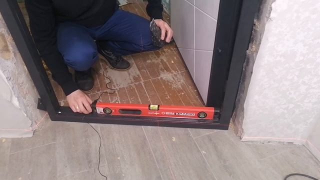 Установка входной металлической двери - весь процесс! смотреть онлайн