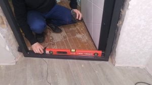 Установка входной металлической двери - весь процесс!