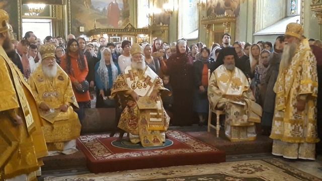 Фрагмент литургии с участием патриарха Феодора в Свято-Троицком соборе Одесса 28.09.2018 смотреть онлайн