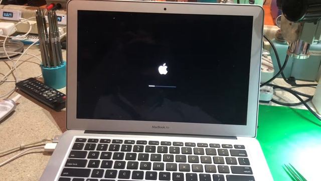 A1466 No backlight. Prior repair attempt & Thermal Paste Fix. смотреть онлайн