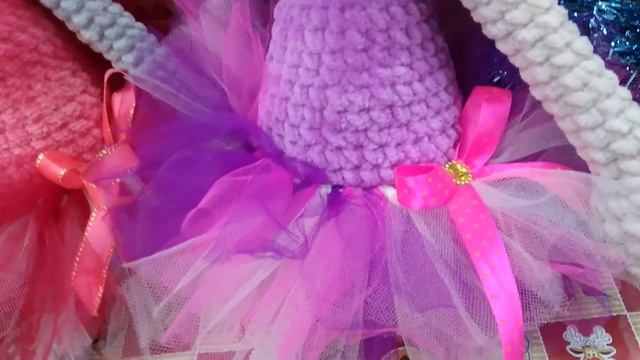 Милые мышки в юбочках , связанные крючком из плюшевой пряжи смотреть онлайн