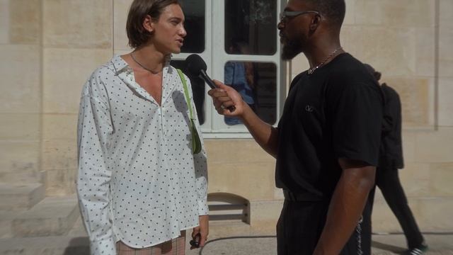 What Are People Wearing at Paris Fashion Week? Ft. ERYKAH BADU смотреть онлайн