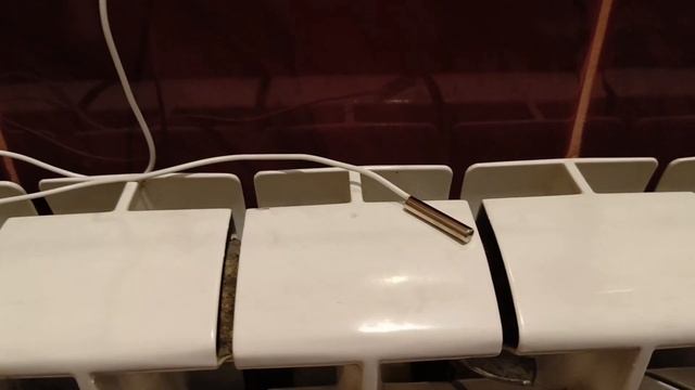 Обогреватель из радиатора. Карбоновый греющий кабель 12к 33ом. смотреть онлайн