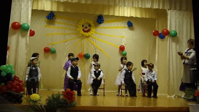 8 марта первое выступление воспитанников..2014 г. смотреть онлайн