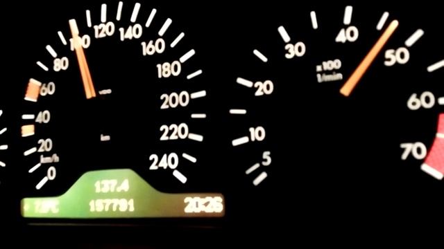 Mercedes-Benz W210 2.4 V6 Acceleration