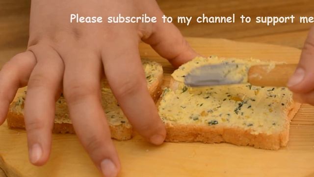 How to make the perfect cheese and garlic sandwich | easy and cheap way смотреть онлайн
