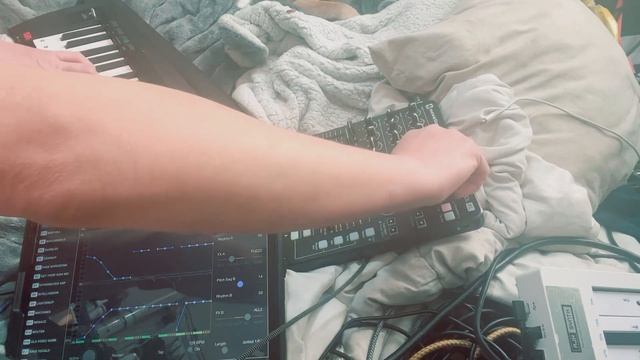 Novation LaunchControl XL mapped to Eventide H9 and PitchFactor . . By The Falling Girl смотреть онлайн
