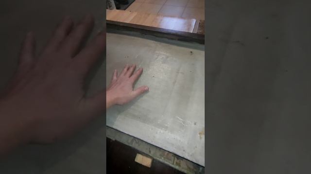 Смотрите, какой страшный откос и порог у моей двери... смотреть онлайн