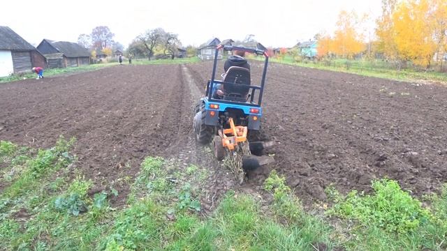 обкатываем движок.пашем.ремонтируем .все и сразу смотреть онлайн