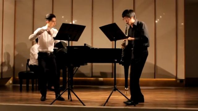 Saint-Saens-Tarantella for flute,clarinet and piano opus6,Poomjai Polpet смотреть онлайн