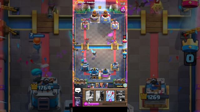Clash Royale - PARTY BATTLE GAMEPLAY! New 2v2 Mode #18 смотреть онлайн