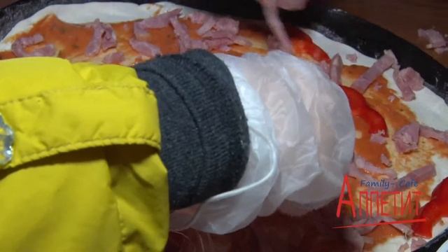 Первый Семейный Чемпионат по приготовлению пиццы в Ростове Великом смотреть онлайн