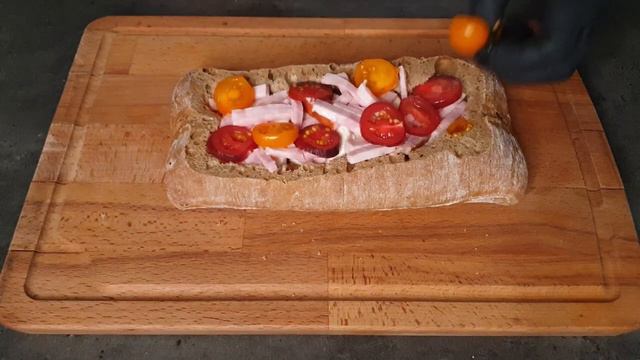 ЧИАБАТТА С МОЦАРЕЛЛОЙ И ЧЕРРИ